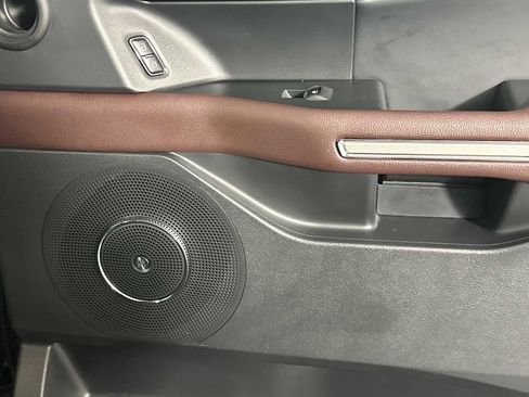 Used 2024 Ford Expedition Max Limited image 19