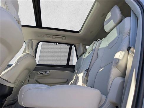 New 2026 Volvo XC90 B6 Ultra image 17