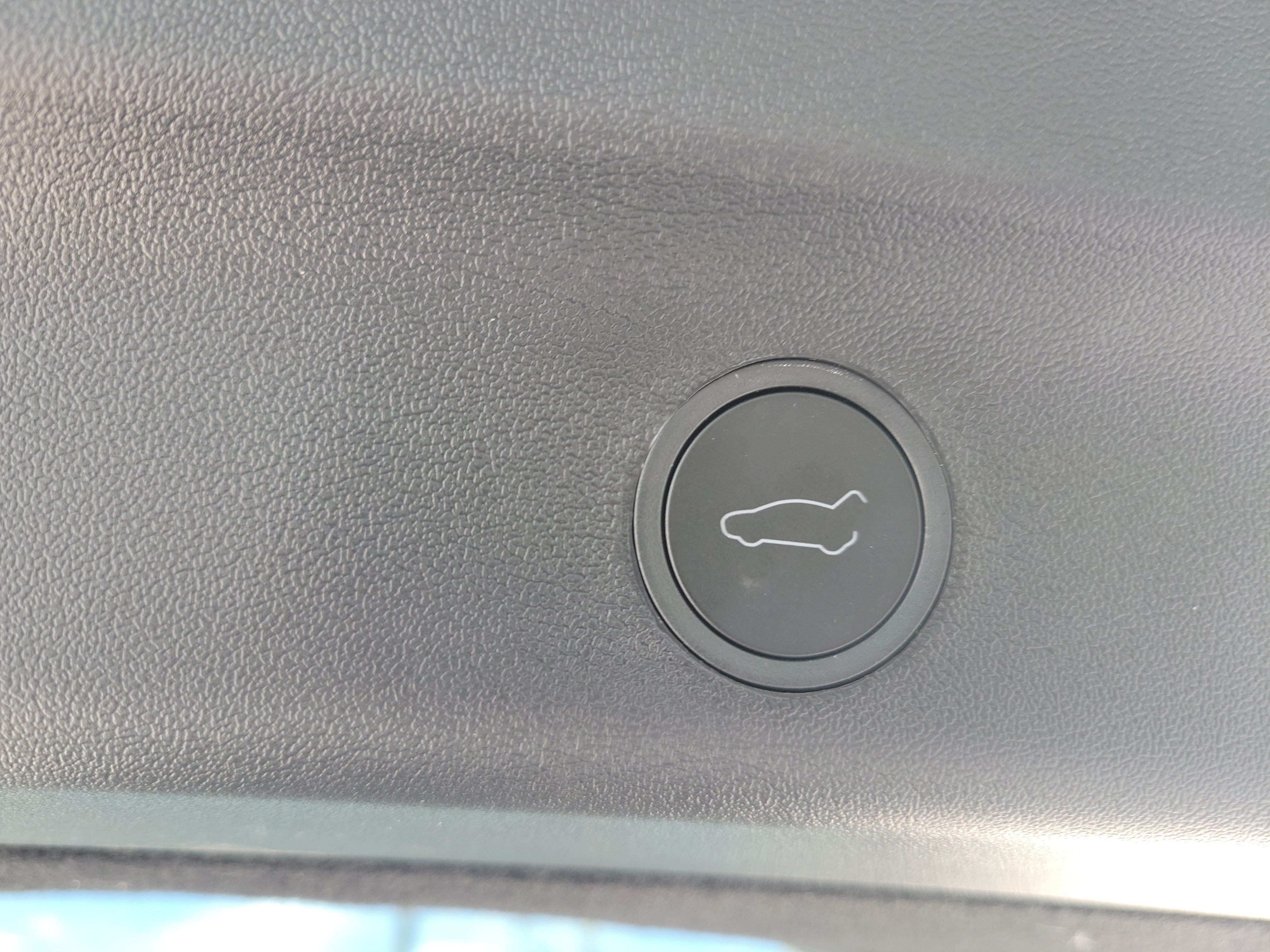 Used 2026 Tesla Model Y 2WD image 11
