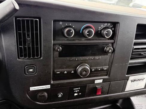 Used 2011 Chevrolet Express 2500 RWD image 34
