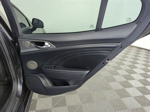 Used 2023 Kia Stinger GT2 RWD image 33