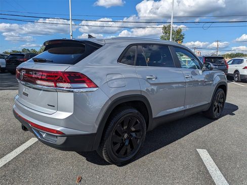 New 2026 Volkswagen Atlas Cross Sport SE image 4
