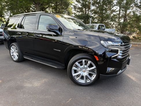 Used 2023 Chevrolet Tahoe High Country image 2