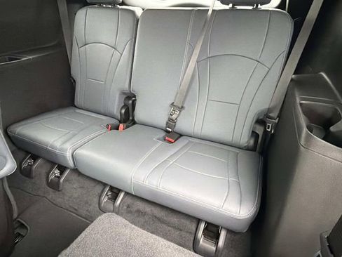 Used 2023 Buick Enclave Essence w/ Experience Buick Package FWD image 26