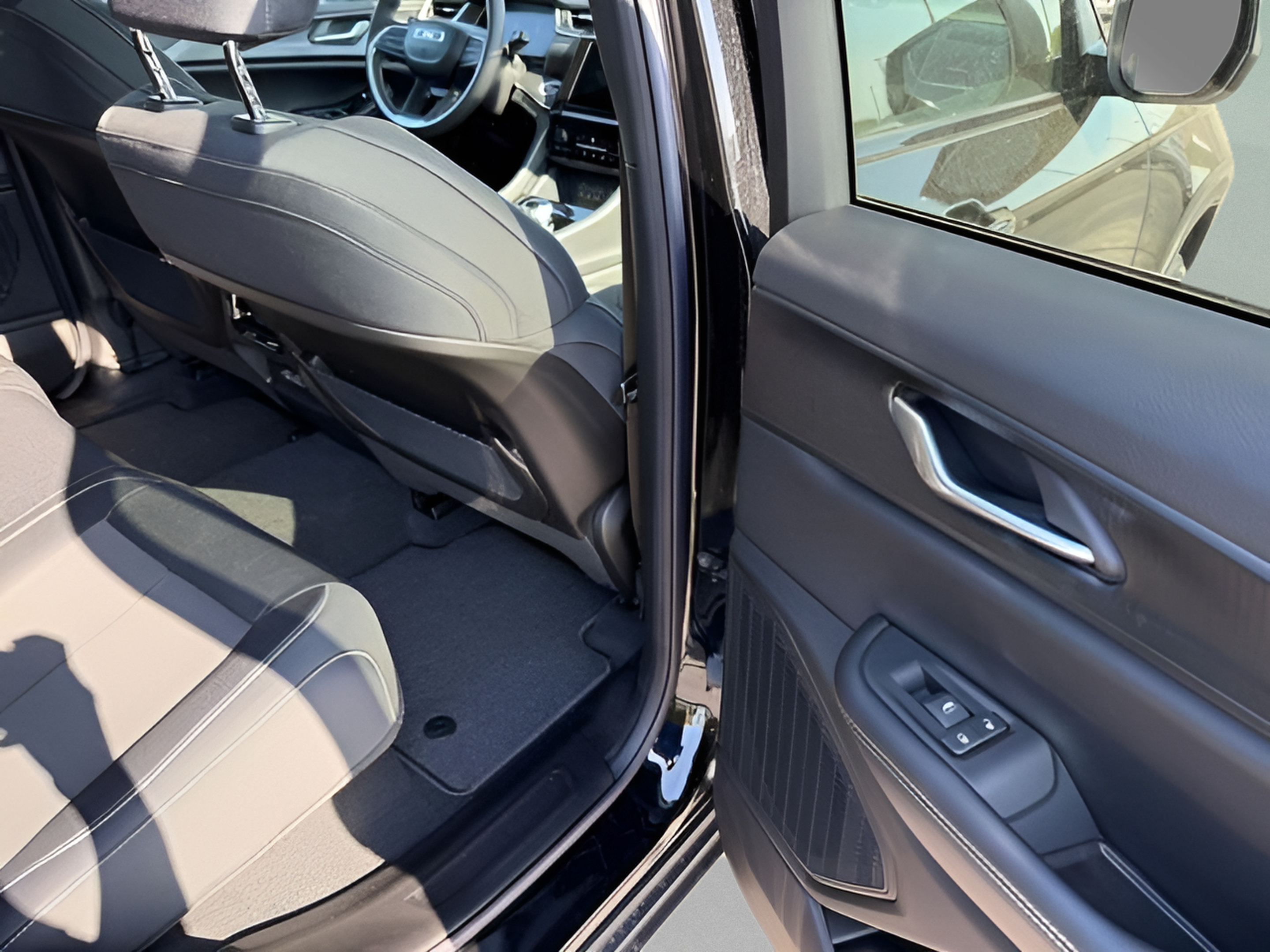 New 2026 Jeep Grand Cherokee Laredo AWD/4WD image 10