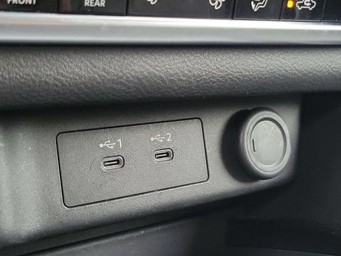 Used 2025 Nissan Rogue SV AWD/4WD image 30