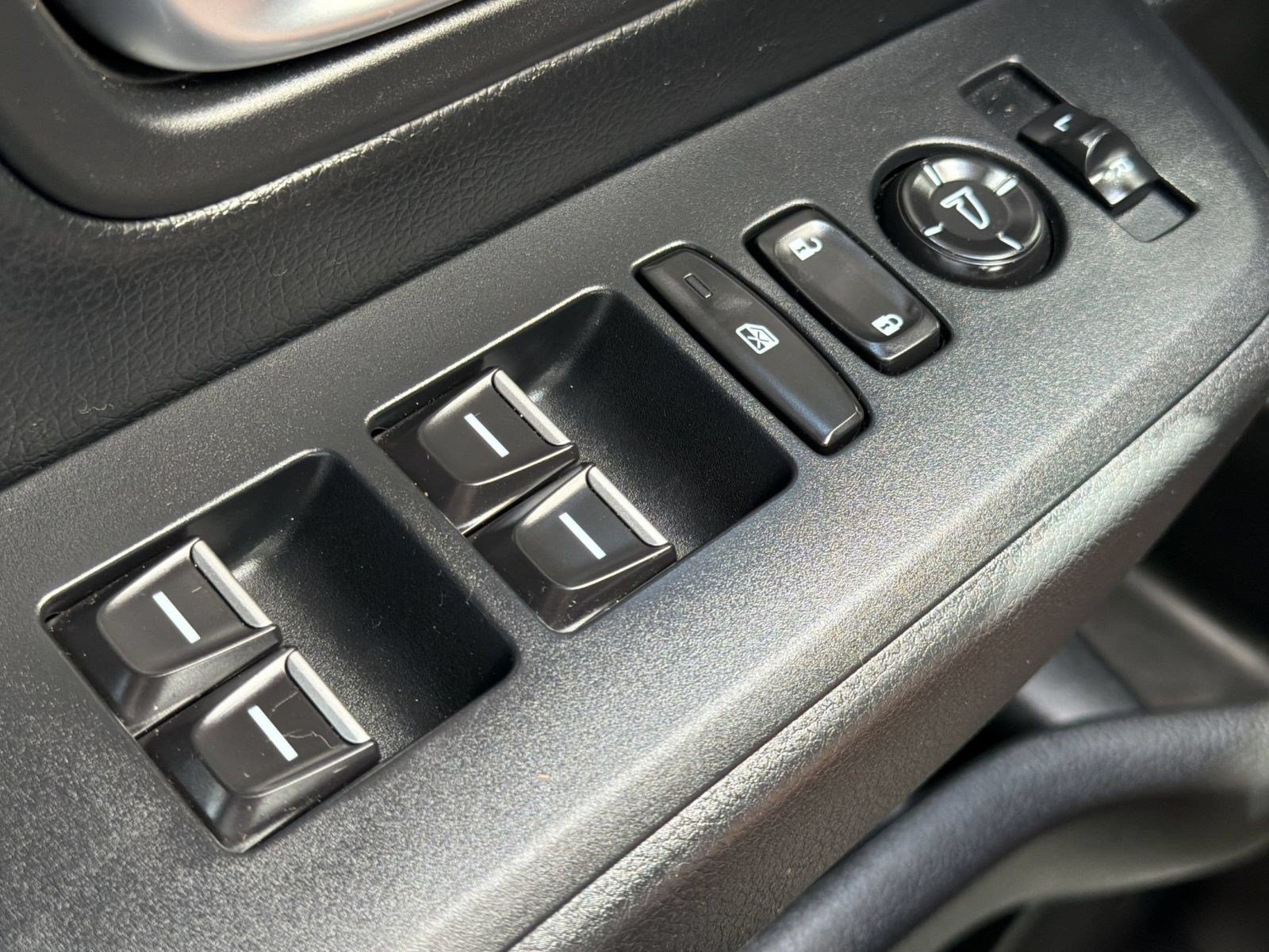 Used 2025 Honda Pilot EX-L image 15