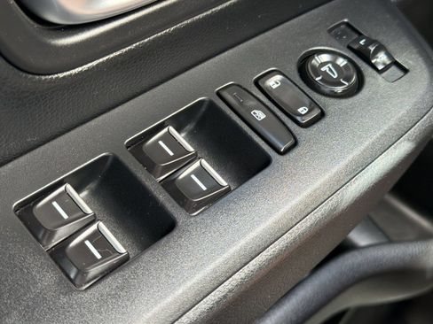 Used 2025 Honda Pilot EX-L image 15