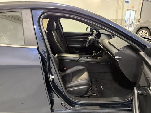 Used 2019 MAZDA MAZDA3 Hatchback FWD image 36