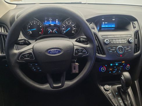 Used 2018 Ford Focus SE FWD image 22