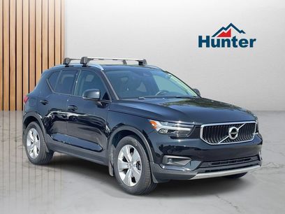 Used 2021 Volvo XC40 T5 Momentum w/ Premium Package