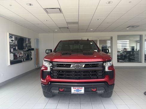 Used 2024 Chevrolet Silverado 1500 LT Trail Boss w/ Convenience Package II AWD/4WD image 7