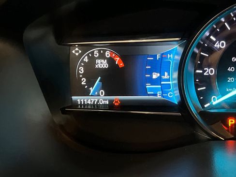 Used 2018 Ford Explorer XLT w/ Equipment Group 202A image 27