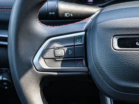 Used 2024 Jeep Compass Trailhawk image 23