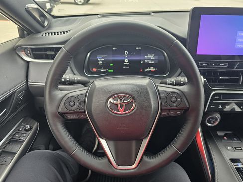 Certified 2023 Toyota Venza Limited image 24