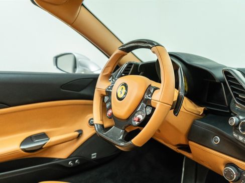 Used 2018 Ferrari 488 Spider image 52