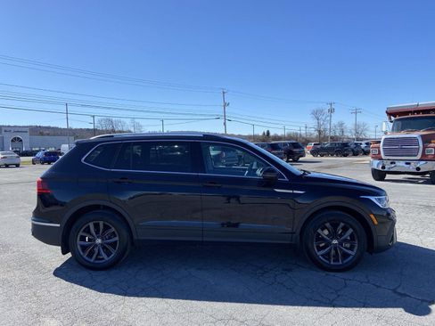 Used 2023 Volkswagen Tiguan SE image 6