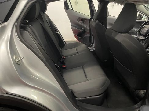 Used 2025 Toyota Prius LE FWD image 39