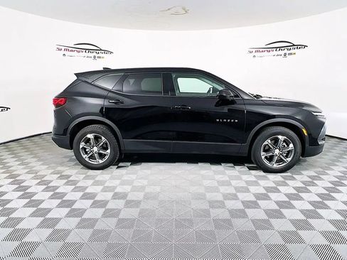 Used 2025 Chevrolet Blazer LT AWD/4WD image 9
