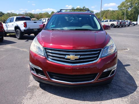 Used 2017 Chevrolet Traverse LT w/ Traveler's Package FWD image 9