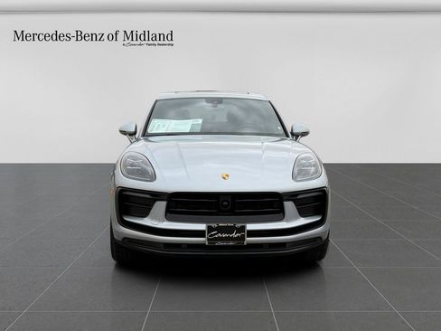 Used 2025 Porsche Macan AWD/4WD image 2