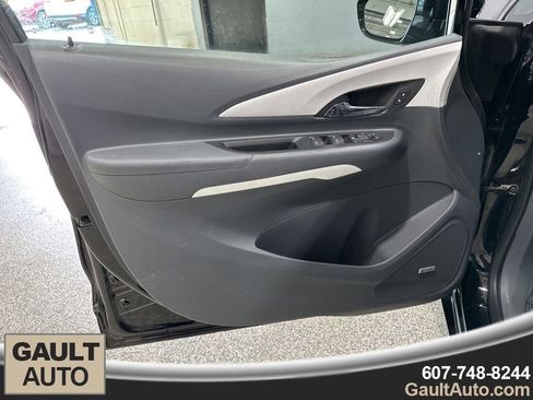 Used 2019 Chevrolet Bolt Premier w/ Infotainment Package image 12