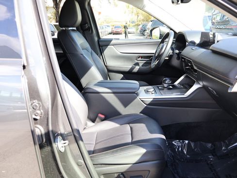 Used 2024 MAZDA CX-90 3.3 Turbo w/ Preferred Plus image 32