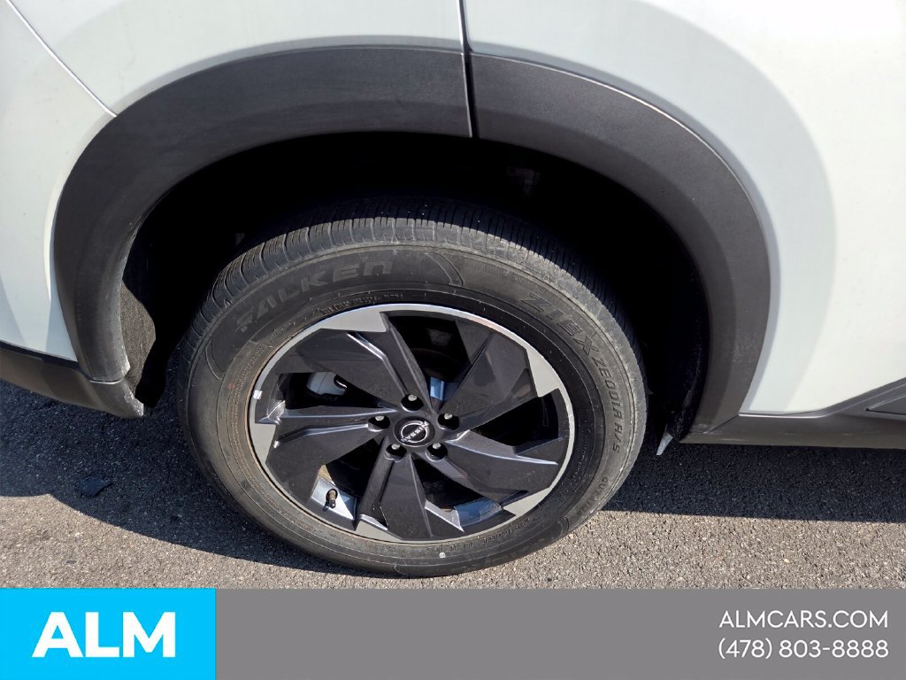 Used 2025 Nissan Rogue SV FWD image 13