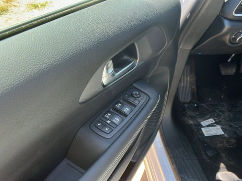 New 2026 Chrysler Voyager LX image 15