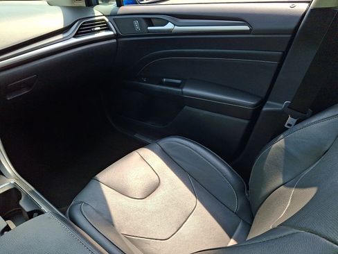 Used 2019 Ford Fusion Energi Titanium FWD image 15