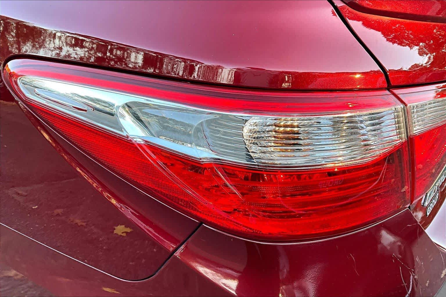Used 2016 Toyota Camry SE FWD image 26