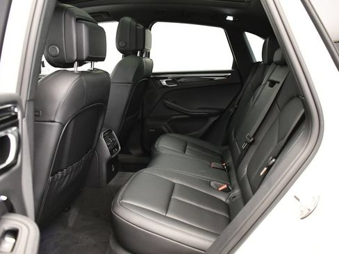 Certified 2026 Porsche Macan AWD/4WD image 45