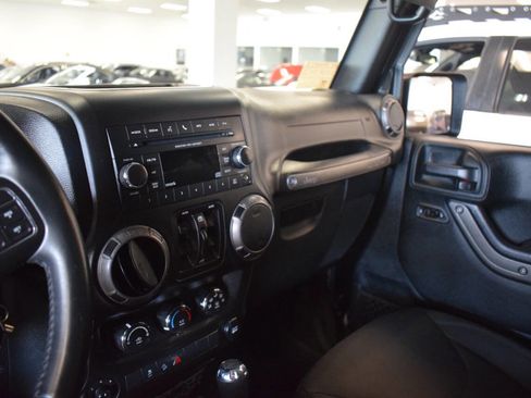 Used 2018 Jeep Wrangler Unlimited Sport S image 70