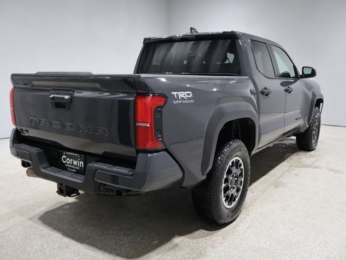 Used 2025 Toyota Tacoma TRD Off-Road image 2