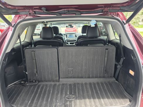 Used 2018 Toyota Highlander XLE AWD/4WD image 5