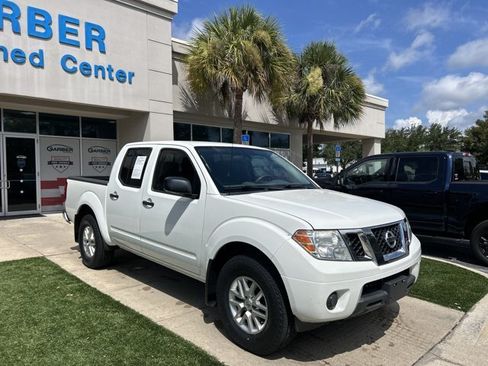 Used 2019 Nissan Frontier SV AWD/4WD image 3