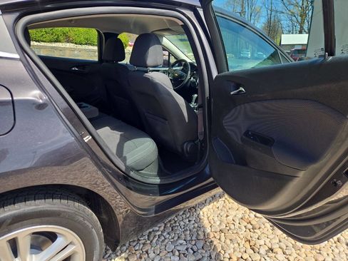 Used 2017 Chevrolet Cruze LT w/ Convenience Package image 15