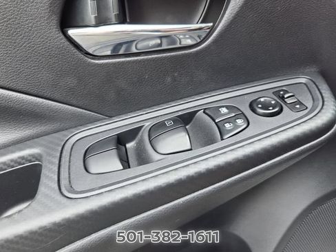 Used 2025 Nissan Versa SV FWD image 31