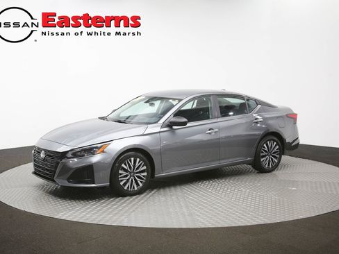 Used 2025 Nissan Altima 2.5 SV FWD image 55