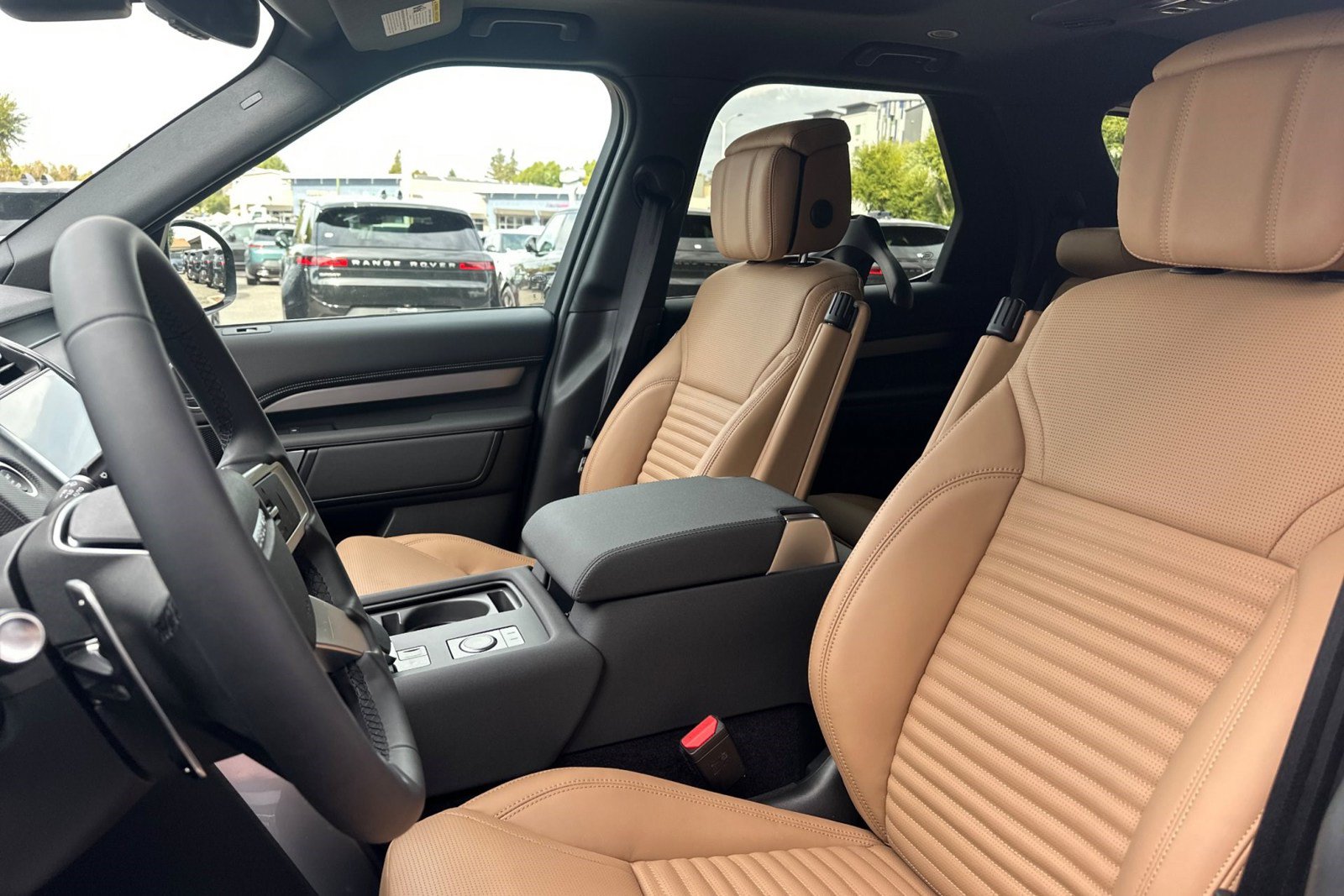 New 2026 Land Rover Discovery Limited Edition AWD/4WD image 6