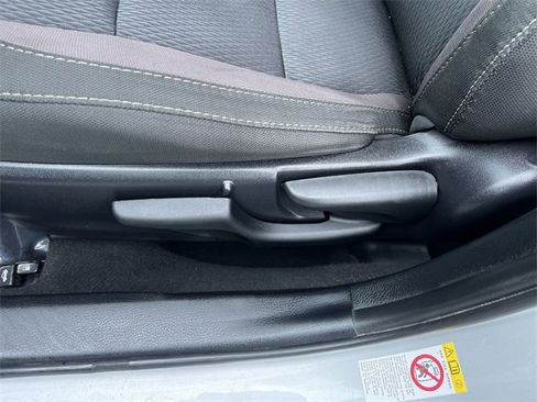 Used 2017 Toyota Corolla LE image 12