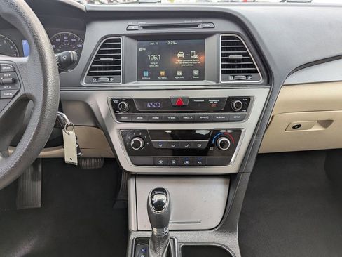 Used 2016 Hyundai Sonata SE image 12