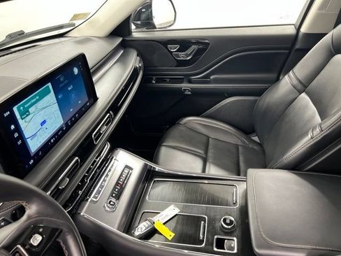 Used 2025 Lincoln Aviator AWD image 21