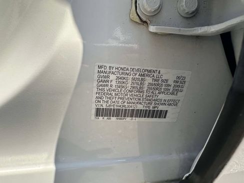 Used 2024 Acura MDX SH-AWD w/ Technology Package image 17