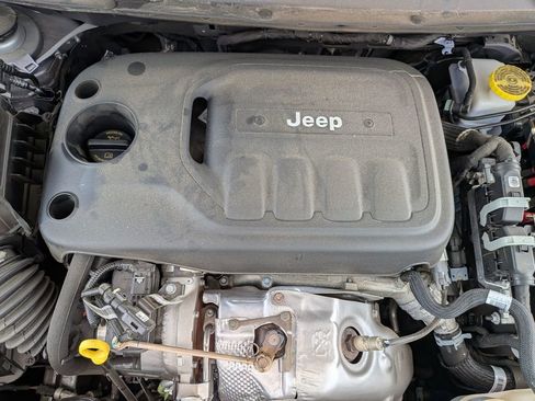 Used 2022 Jeep Cherokee Latitude Lux AWD/4WD image 12