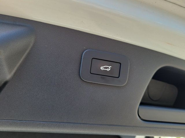 Used 2024 Jaguar E-PACE R-Dynamic SE AWD/4WD image 9