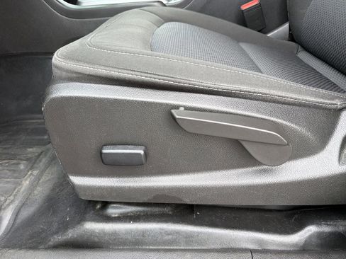 Used 2022 Chevrolet Colorado LT w/ Fleet Safety Package image 17