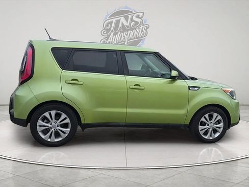 Used 2016 Kia Soul + FWD image 4