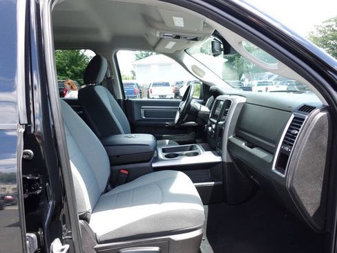 Used 2022 RAM 1500 Classic SLT w/ Electronics Convenience Group AWD/4WD image 34