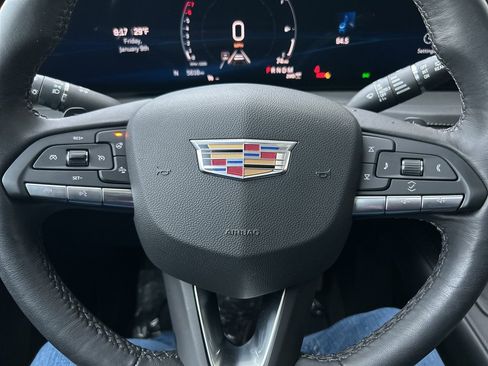 Used 2024 Cadillac XT4 Premium Luxury image 25